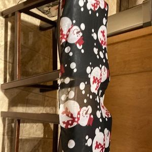 Women’s shawl with Snowman design